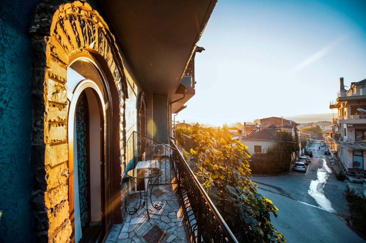 Vila Eden Boutique Hotel Корча Екстер'єр фото