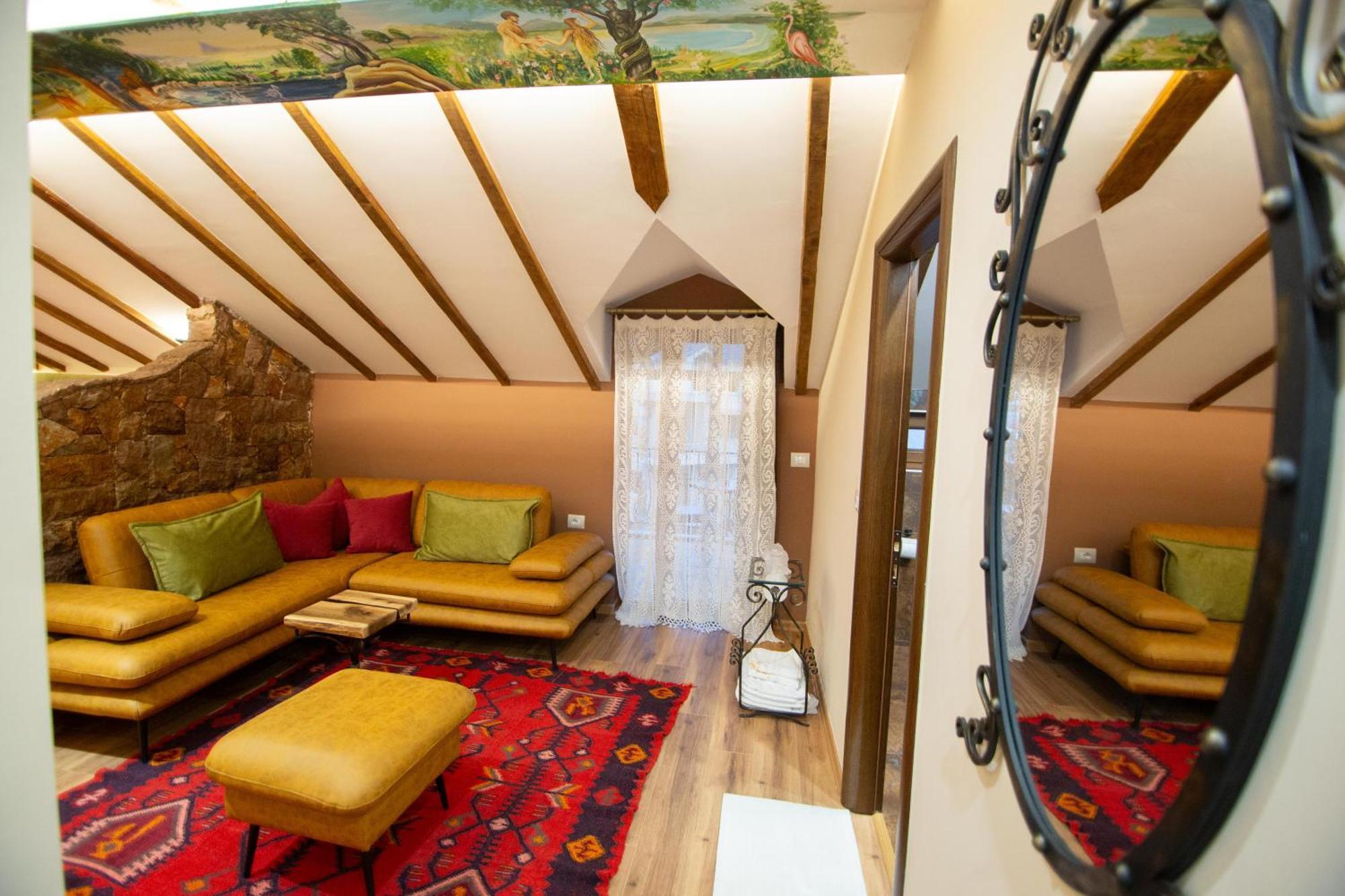 Vila Eden Boutique Hotel Корча Екстер'єр фото